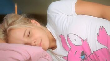 Erotic dreams with slow finger fucking along Monroe