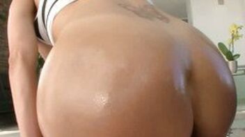 Athletic MILF Brandi Love rides a huge sausage