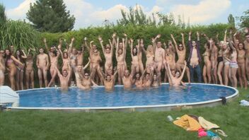 Adventurous friends want to have the biggest orgy ever