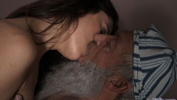 Old Santa couldn't resist the charms of young Linda Brown