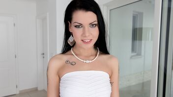 Sofia Like in Sofia Like