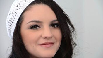 Cyrstal Rae, Kacey Quinn in Pussy Pick Up