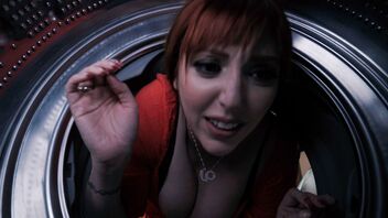 Lauren Phillips, Vanna Bardot in Mom's Stuck In The Washer Again