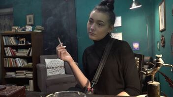 Simona came to quit smoking and ended up being fucked