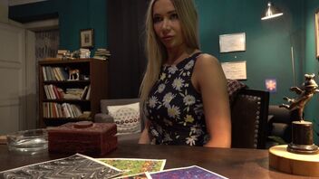 Hypnotherapist made patient Polina squirt everywhere