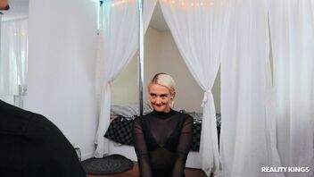 Zoe Sparx in RK At Home: Follow Vixtor's Voice