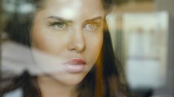 Cassie Fire in Sex Art Update - Unread Message