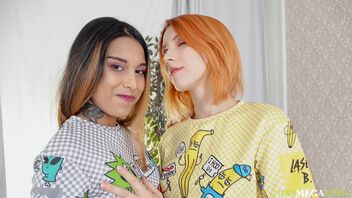 Elin Holm, Roxy Lips in Come and ride my sex toy!