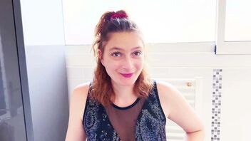 Charlotte, 32, is guided by Lyia...